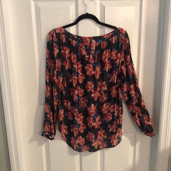 Floral blouse - Picture 2 of 6